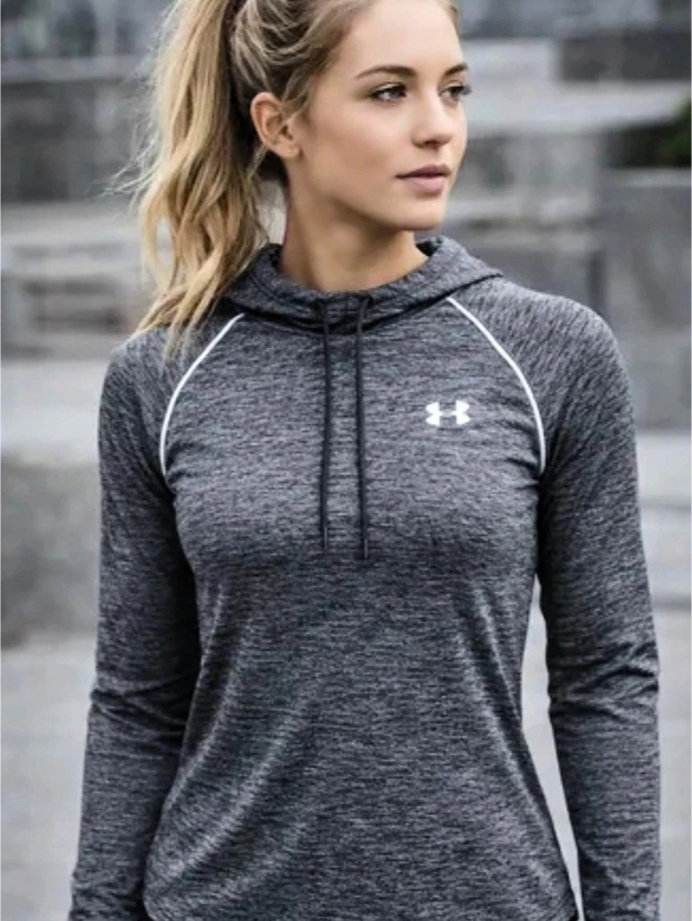 Under Armour HeatGear Women's Gray Hoodie Size SM